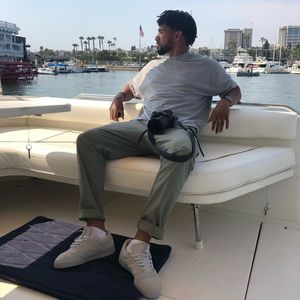 Meet your Posher, Cesar